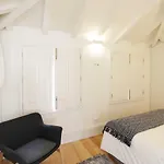 Hm - Flores Skylight