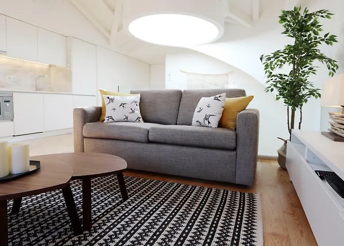 Hm - Flores Skylight